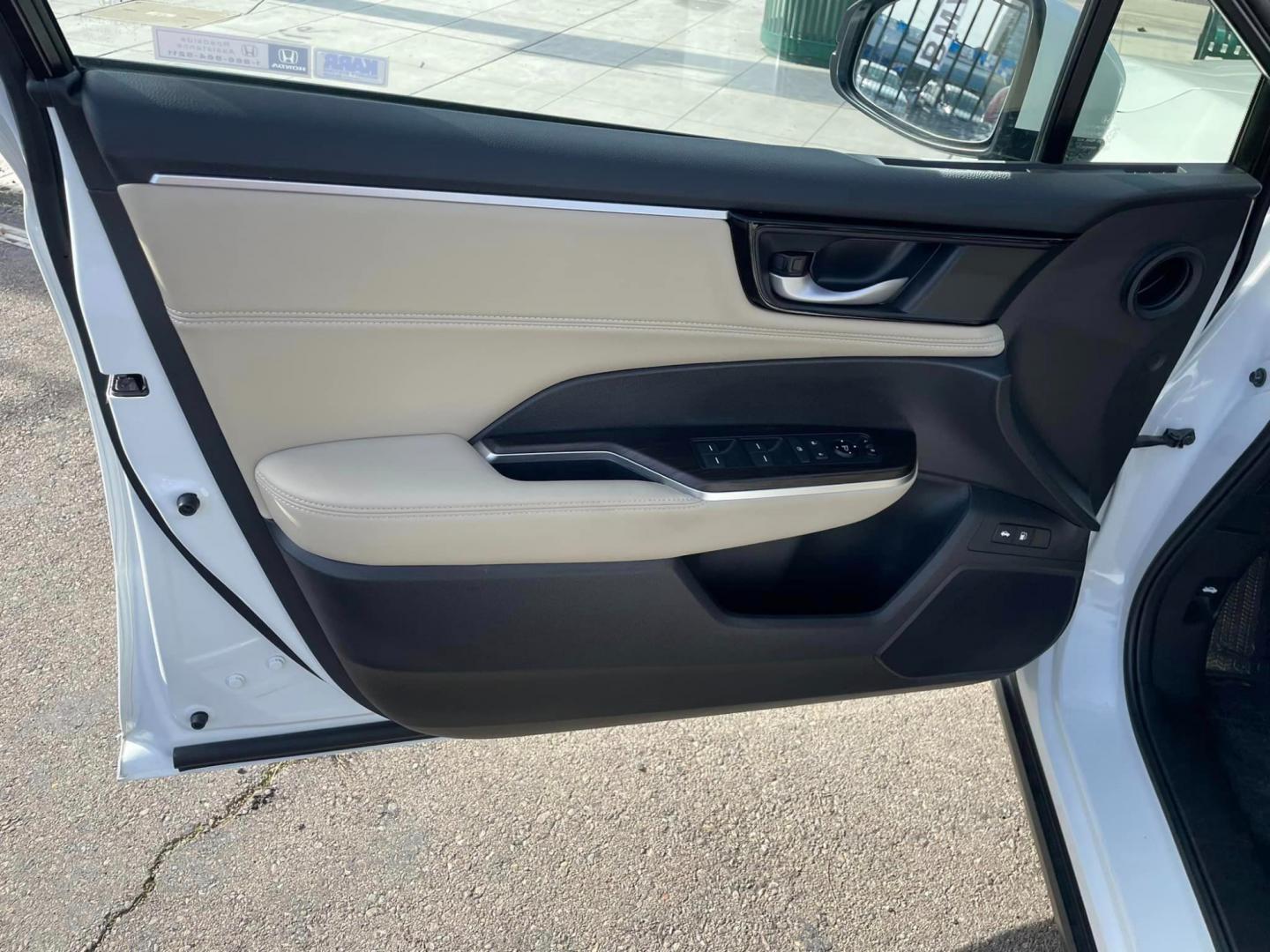 2021 WHITE /White Gold Honda Clarity Plug-In Hybrid (JHMZC5F13MC) with an 1.5L L4 DOHC 16V HYBRID engine, CVT transmission, located at 744 E Miner Ave, Stockton, CA, 95202, (209) 944-5770, 37.956863, -121.282082 - PLUS TAXES AND FEES - Photo#5